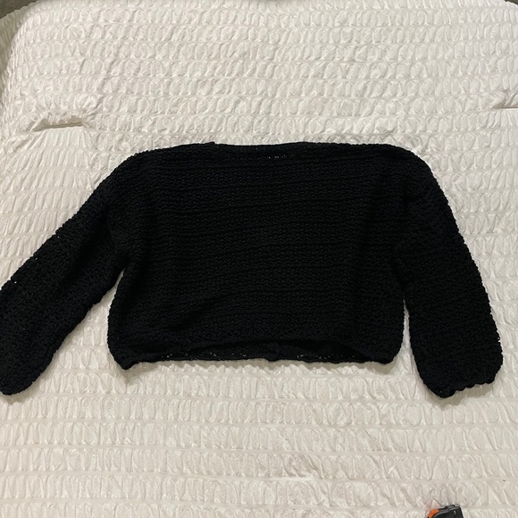 🌟 Capsule Wardrobe Staple  Black Crochet Knit Crop Sweater Women’s Size Large - Picture 5 of 6